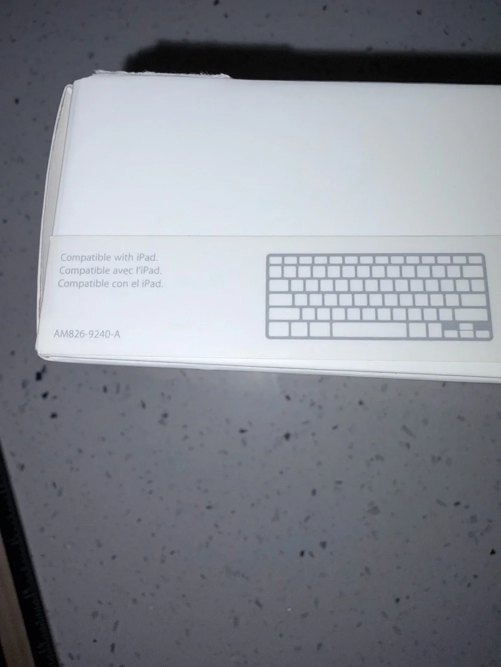 Apple Wireless Keyboard and Dock for Tablet - White